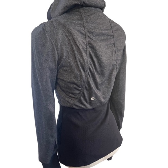 Lululemon Reversible Dance Studio Zip Up Jacket Sz 6 pre loved - Picture 2 of 13